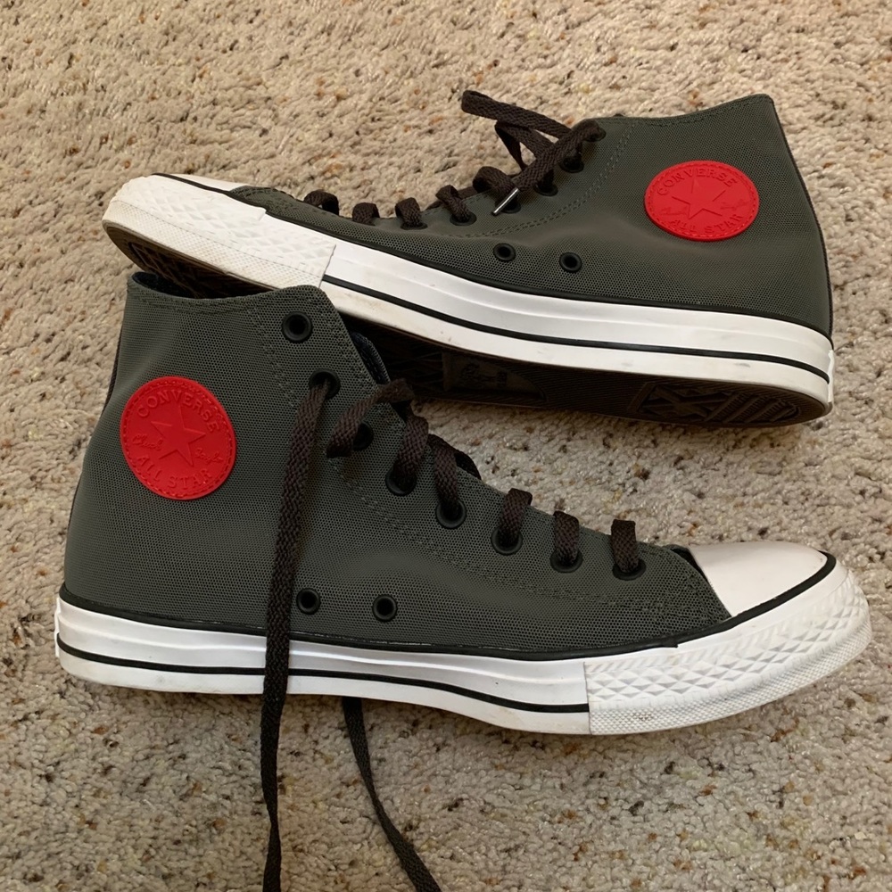COPY - Grey red CONVERSE rubber very new.